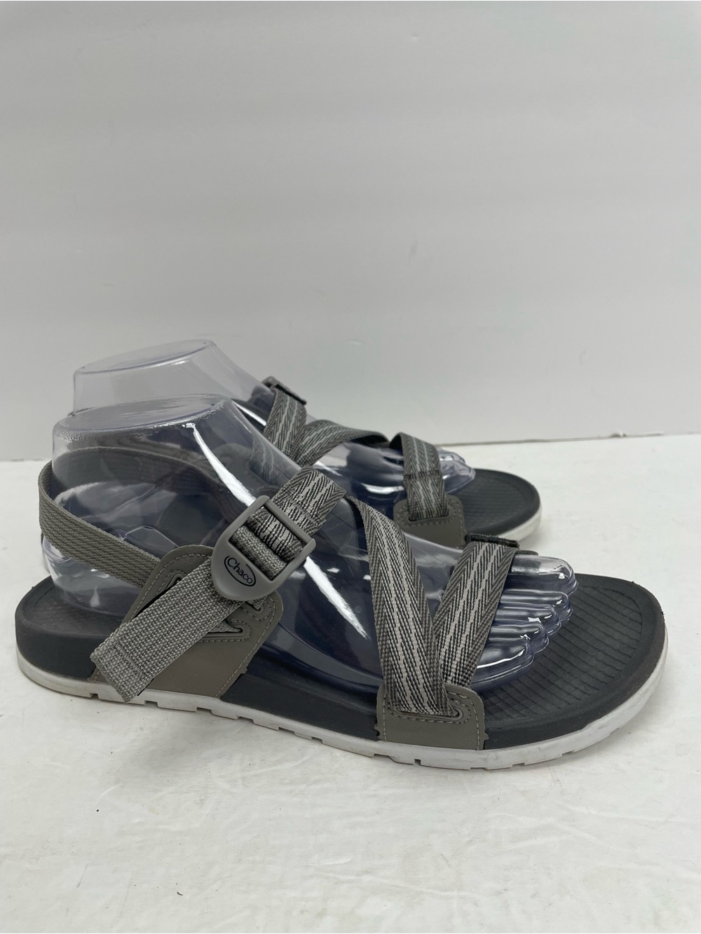 Chaco Womens Lowdown Gray White Strappy Sandals Shoes  Size 9